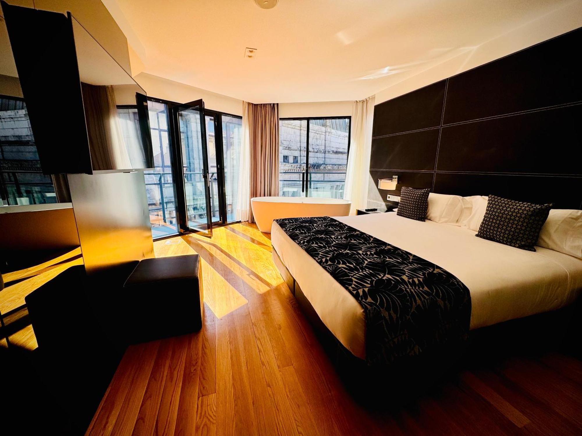 Inffinit Hotel